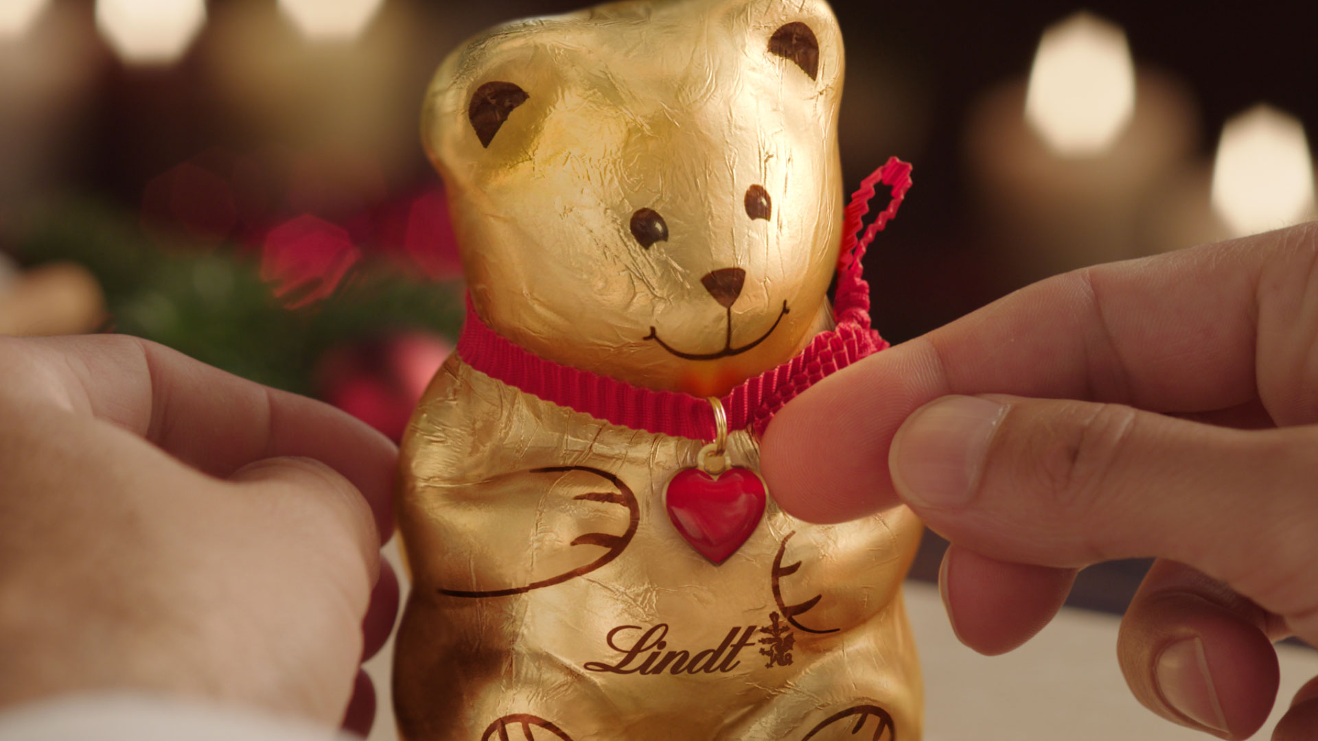 Фигурный шоколад Lindt золотой Медвежонок